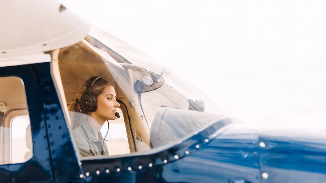 Flight school loans: Your complete guide to financing your aviation training