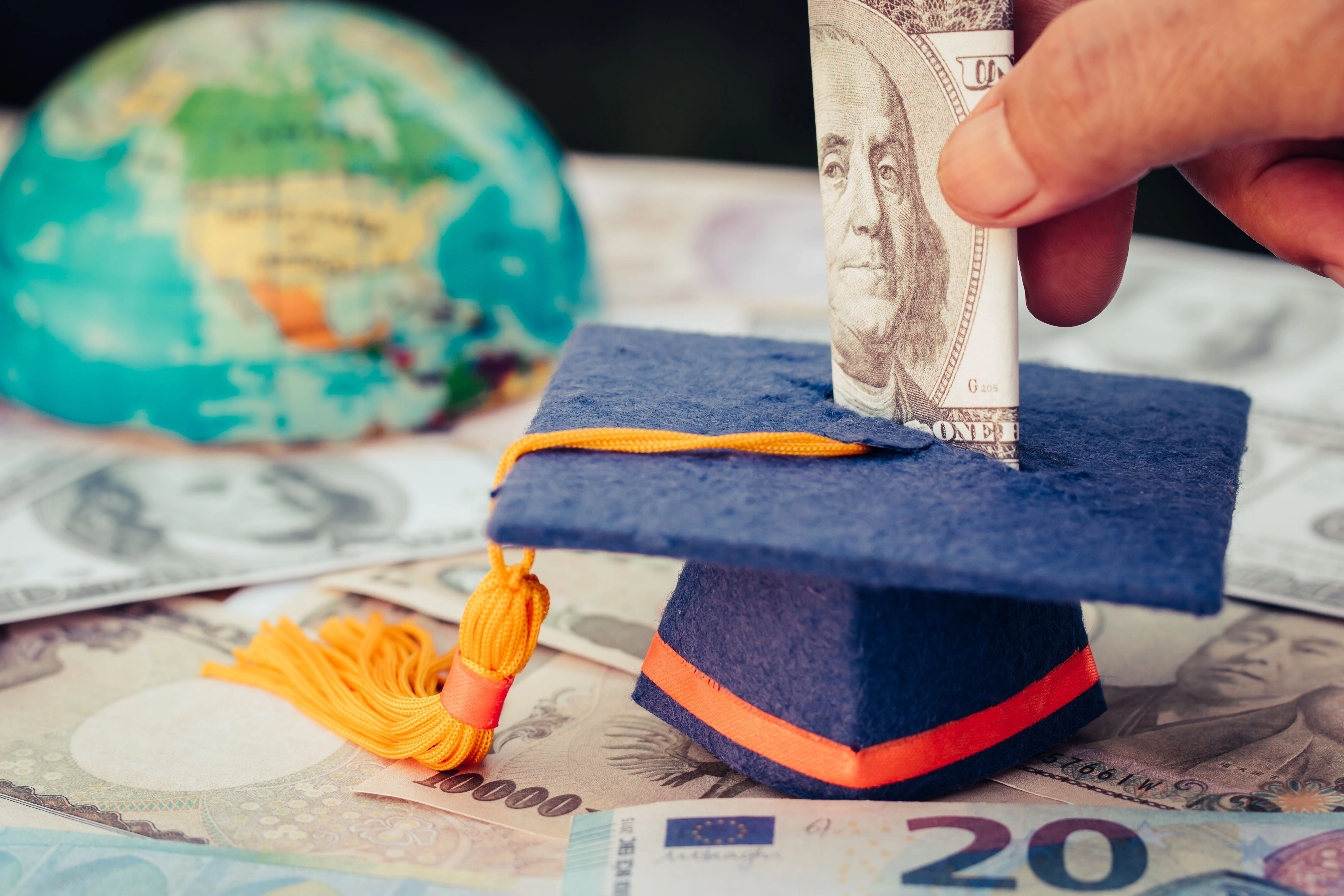 Best student loans for international students in 2024