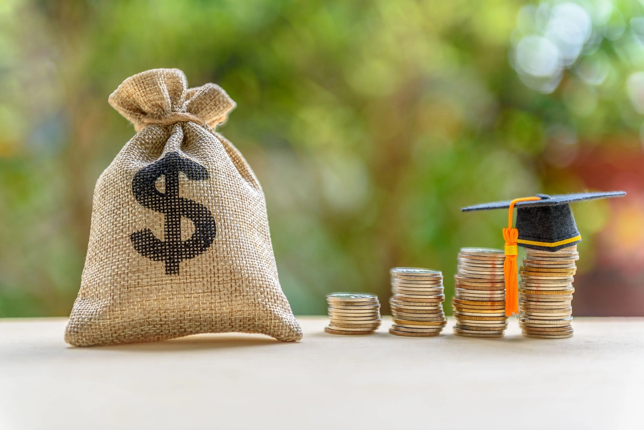 Student loan refinance interest rates edge up for 5- and 10-year loans